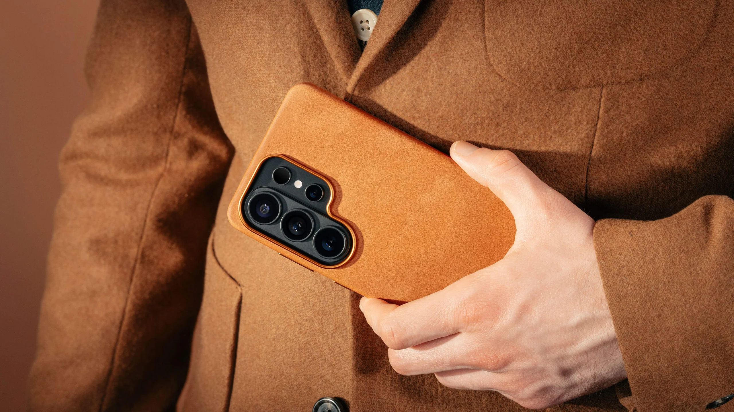 Zeitlose Eleganz in feinstem Leder